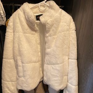 Brand new!! Never worn! 10/10 extremely soft on the outside